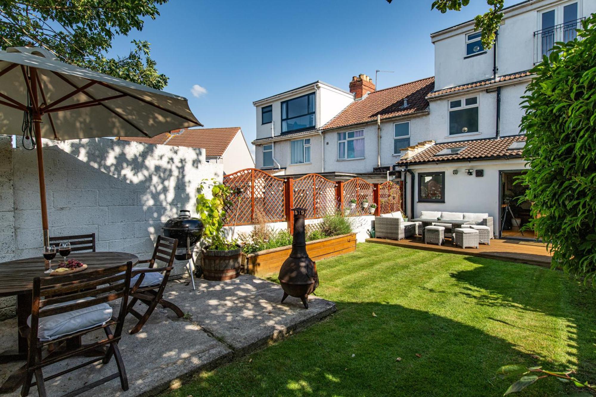 Charming Family Home With Stoves, Garden & Parking Bristol Kültér fotó