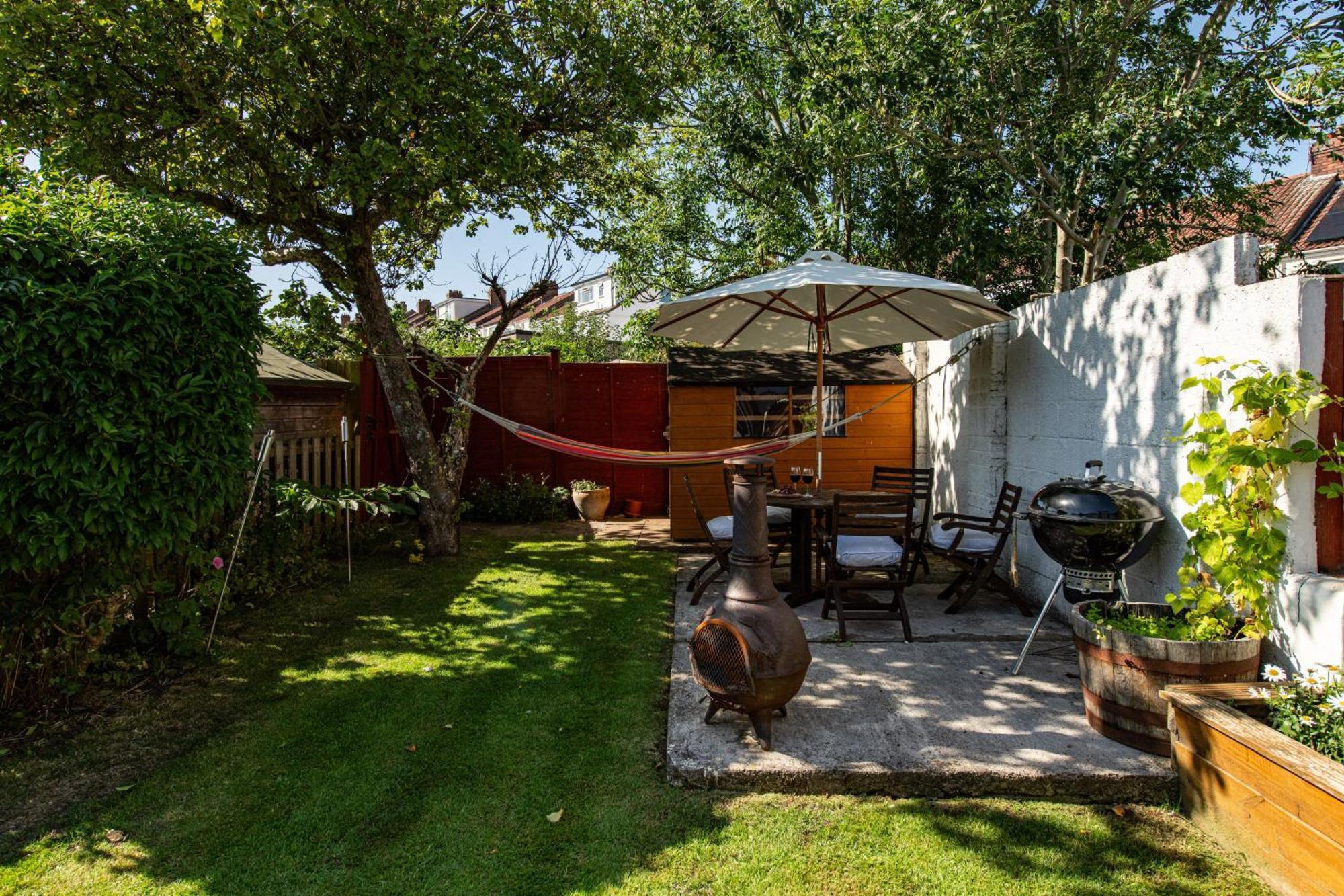 Charming Family Home With Stoves, Garden & Parking Bristol Kültér fotó