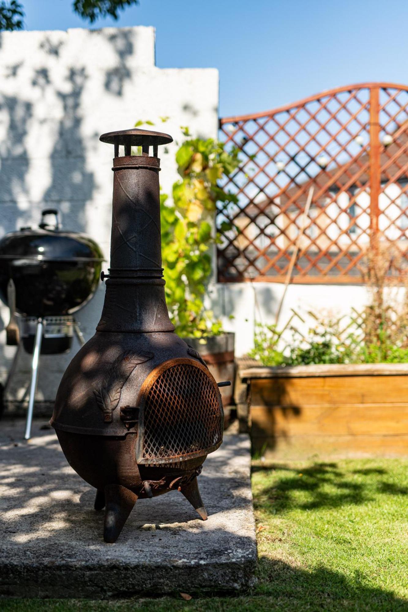 Charming Family Home With Stoves, Garden & Parking Bristol Kültér fotó