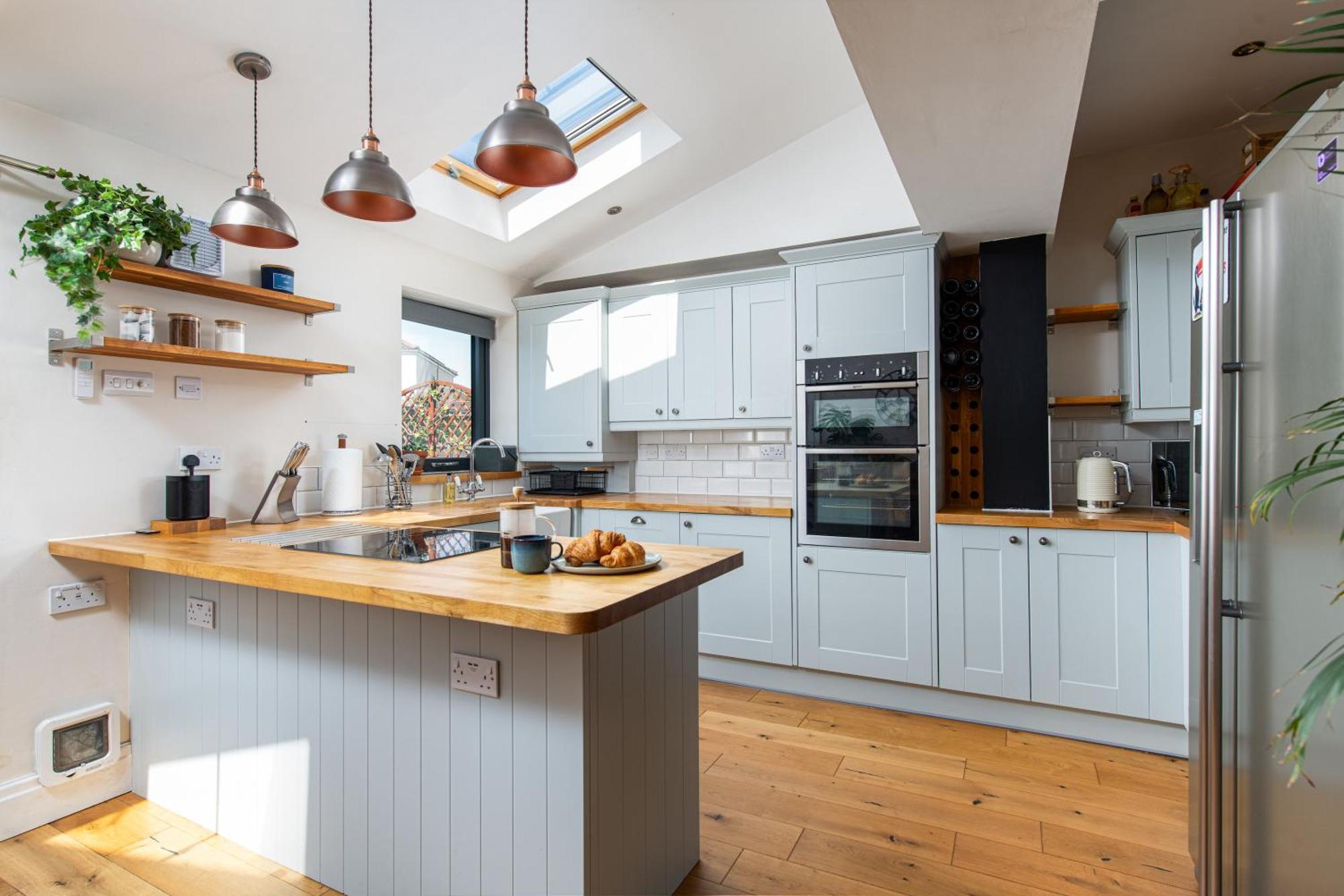 Charming Family Home With Stoves, Garden & Parking Bristol Kültér fotó