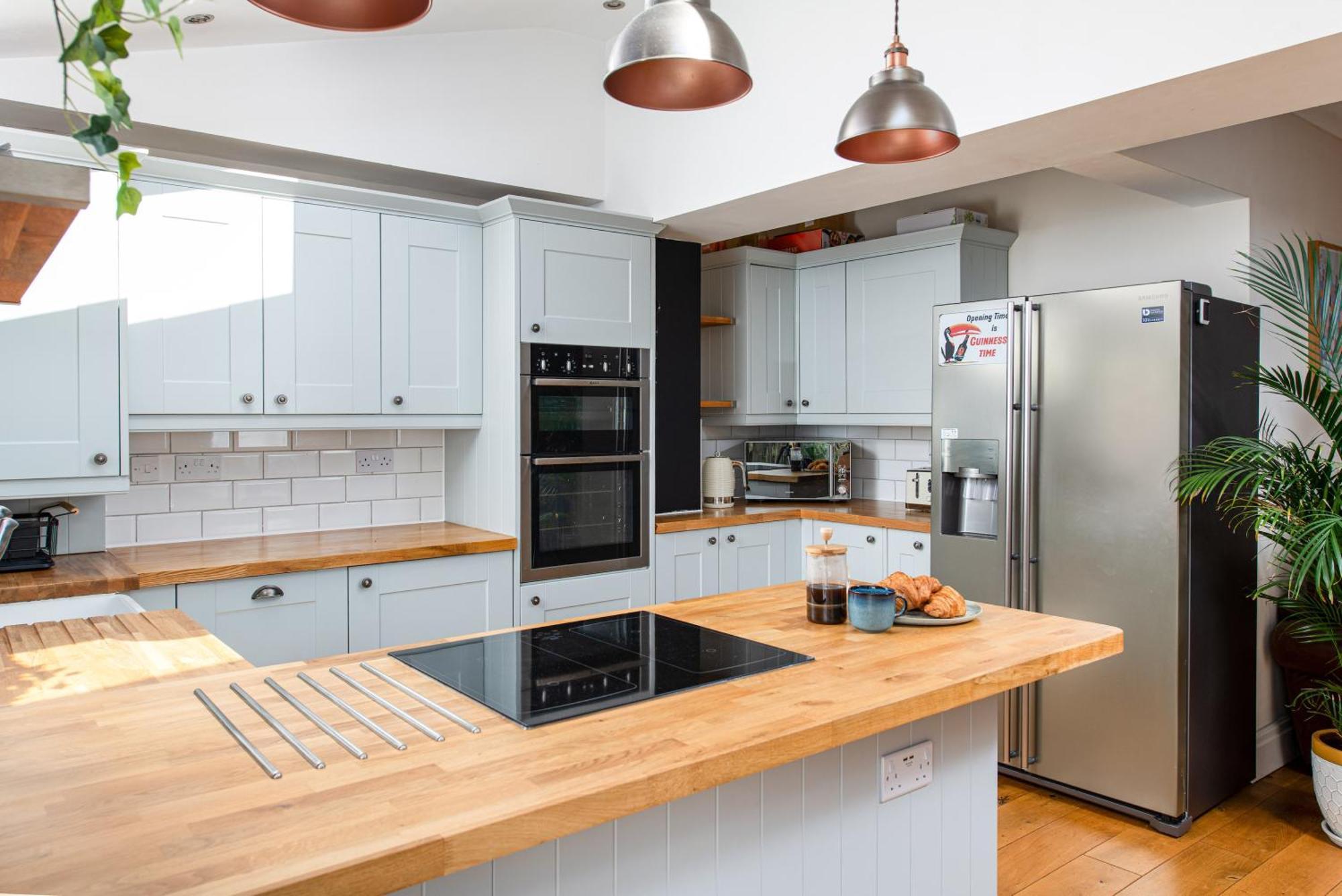 Charming Family Home With Stoves, Garden & Parking Bristol Kültér fotó