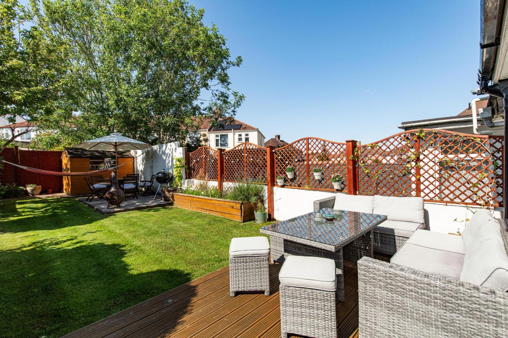 Charming Family Home With Stoves, Garden & Parking Bristol Kültér fotó